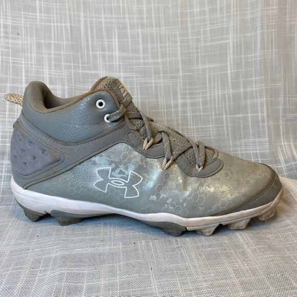 Under Armour Harper 8 Mid Rm Baseball Shoe Cleats Gray Silver 3026597-101 Mens 7 - Picture 1 of 7